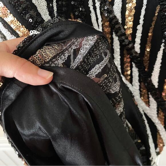 Ieena by Mac Duggal | Sleeveless Mini Sheath Dress Sequins Party Black Gold SZ 4 - Picture 3 of 5